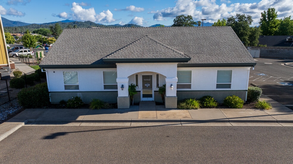 More Photos Of 3570 Santa Rosa Way, Redding Medical For Lease