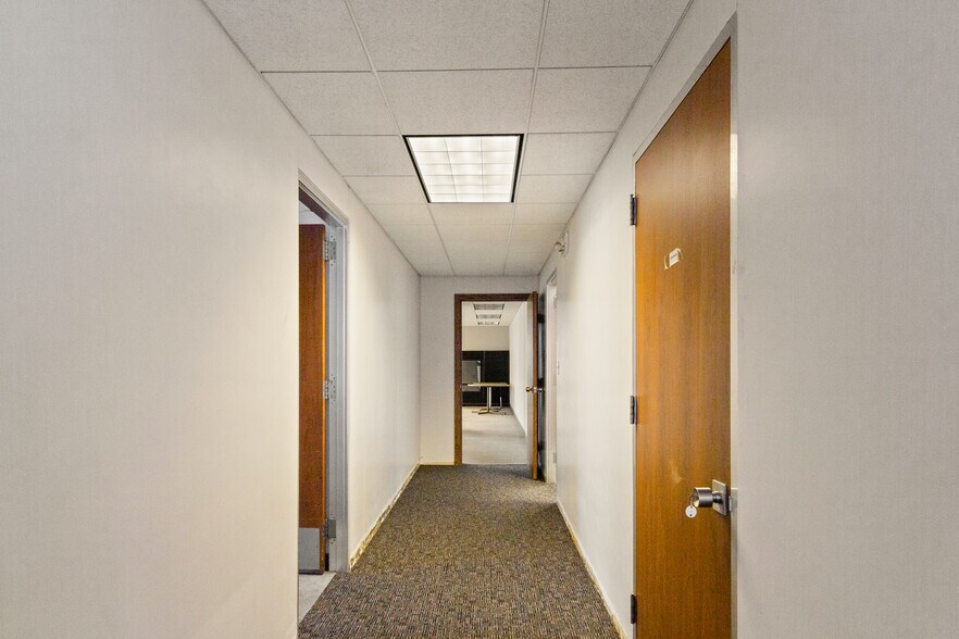 More Photos Of 17 1st Ave SW, Minot Bank For Sale