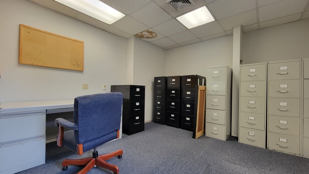 More Photos Of 1006 S Main St, Plantsville Office For Lease