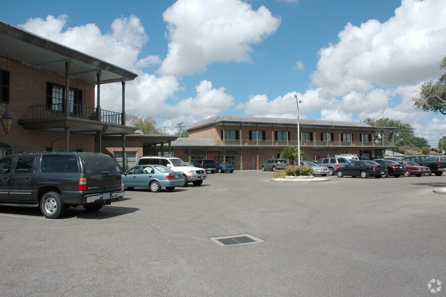 More Photos Of 3815-3853 Alameda, Corpus Christi Unknown For Lease