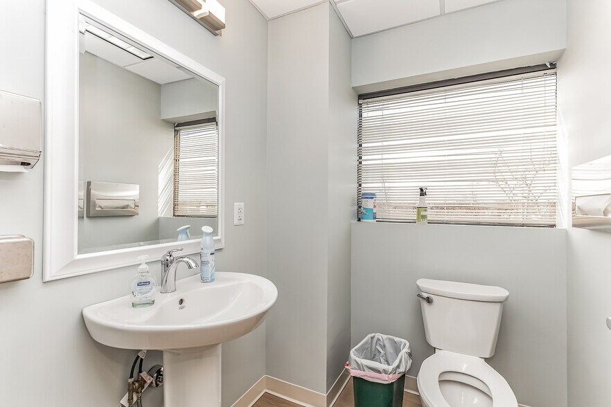 More Photos Of 131 Elden St, Herndon Medical For Sale