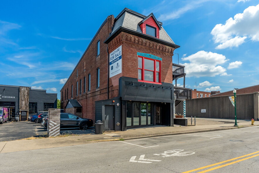 More Photos Of 134 Spring St, Jeffersonville Bar For Sale