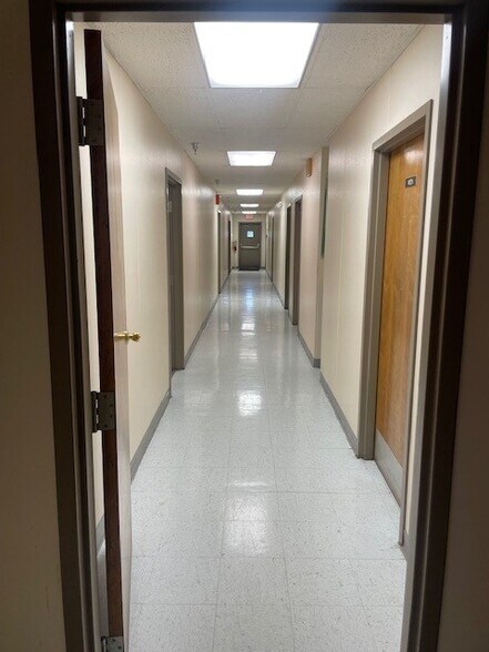 More Photos Of 9310 Normandie Dr, Shreveport Office For Lease