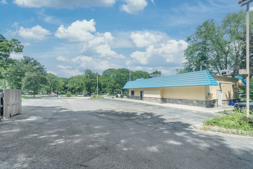 More Photos Of 6115 US Highway 51, McFarland Fast Food For Sale