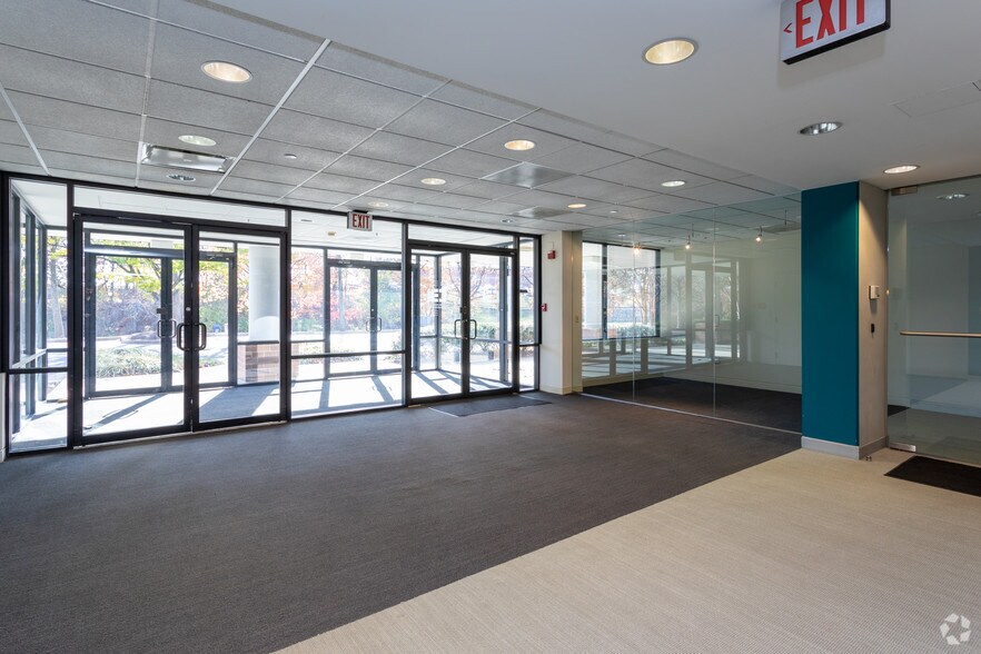 More Photos Of 8500 Cinder Bed Rd, Lorton Flex For Lease