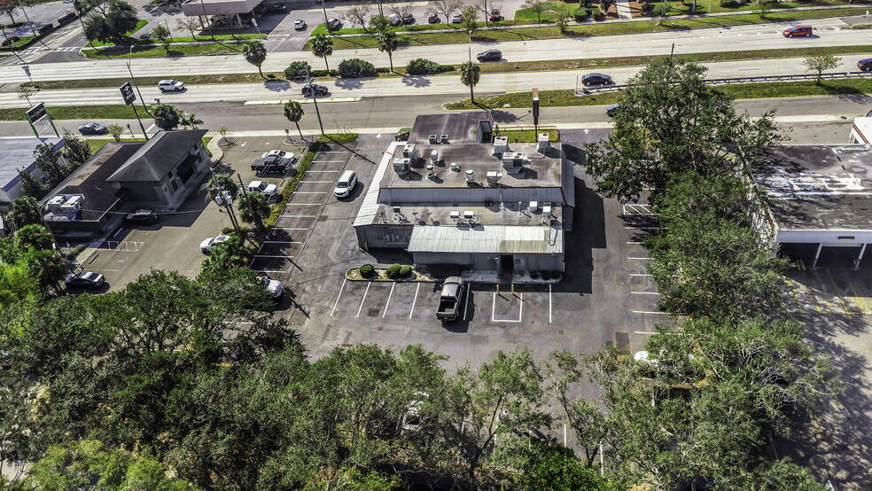 More Photos Of 2901 Tyrone Blvd, Saint Petersburg Restaurant For Sale