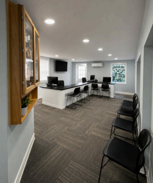 More Photos Of 801 Butler St, Chesapeake Light Manufacturing For Sale