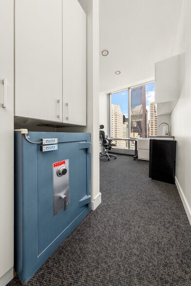 More Photos Of 50 W 47th St, New York Office Residential For Sale