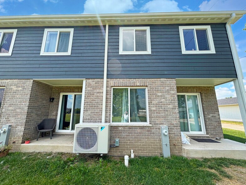 More Photos Of 91 E Adams St, Manteno Multifamily For Sale