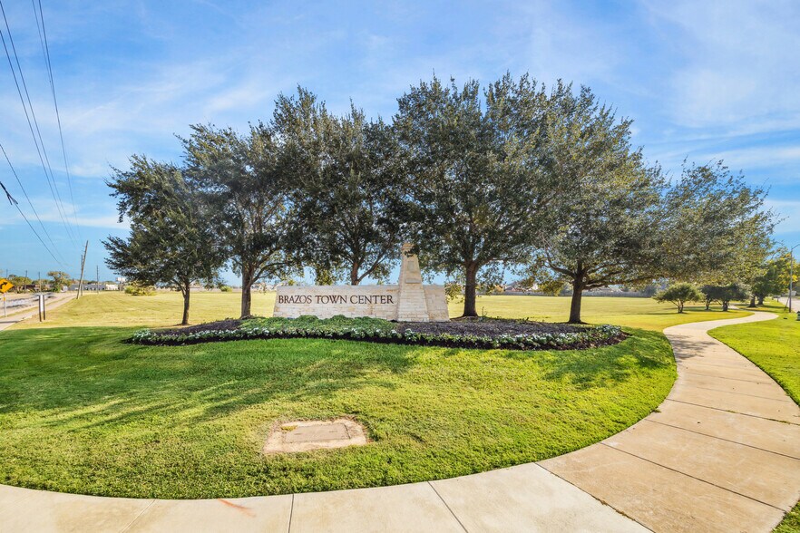 More Photos Of BF Terry Blvd & Town Center Blvd, Rosenberg Land For Sale