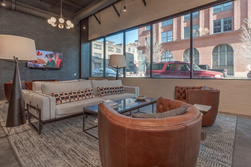 More Photos Of 1014 Spruce St, Saint Louis Apartments For Lease