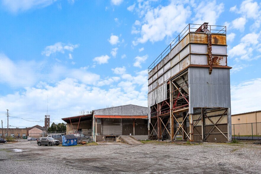 More Photos Of 335 Baxter Ave, Louisville Warehouse For Lease