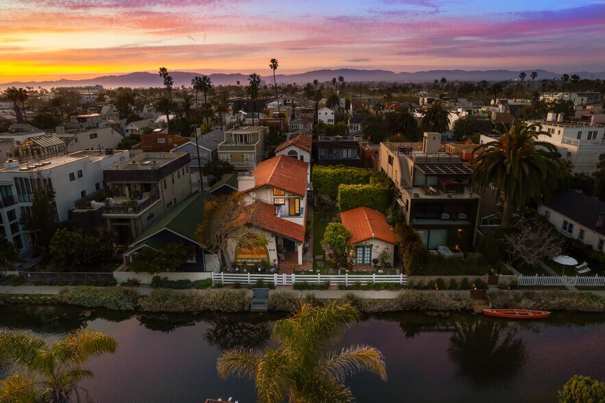 More Photos Of 431 Howland Canal, Venice Land For Sale