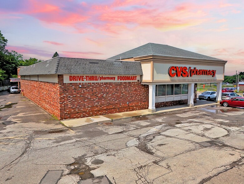 More Photos Of 734 E Washington St, New Castle Freestanding For Sale