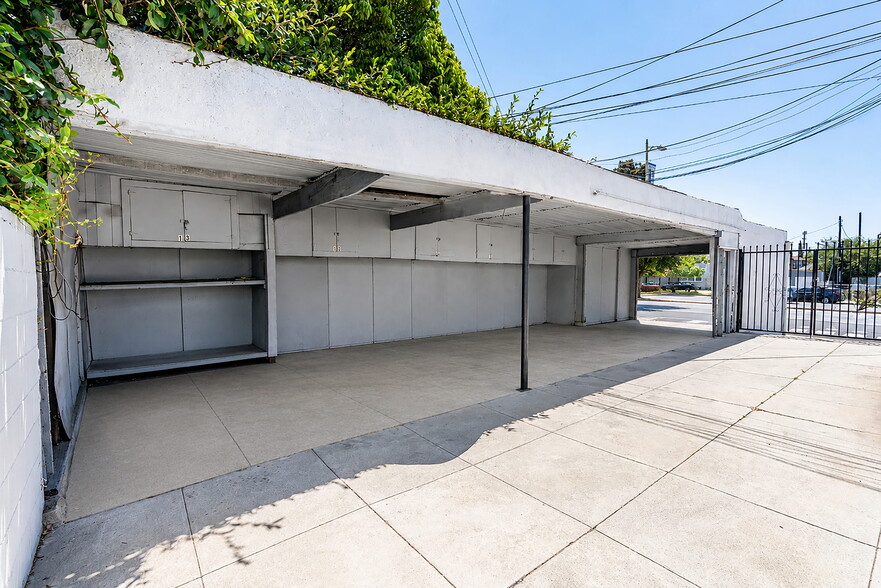 More Photos Of 493 San Vicente Blvd, Los Angeles Apartments For Sale