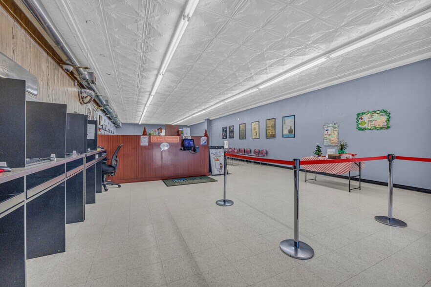 More Photos Of 62 Doyle St, Toccoa Storefront Retail Office For Sale