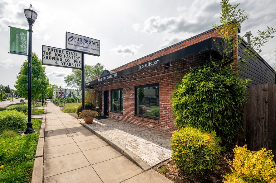 More Photos Of 12525 SW Main St, Tigard Storefront Retail Office For Lease