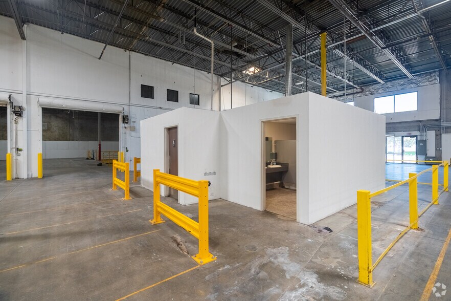 More Photos Of 3550 Odessa Way, Aurora Manufacturing For Lease