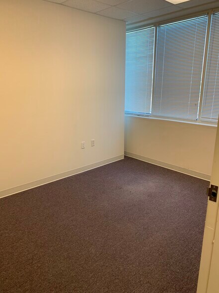 More Photos Of 5430 Campbell Blvd, White Marsh Medical For Sale