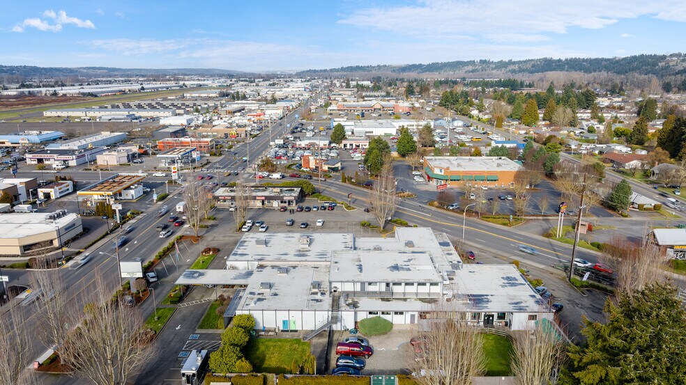 More Photos Of 1314 Auburn Way N, Auburn Health Club For Lease