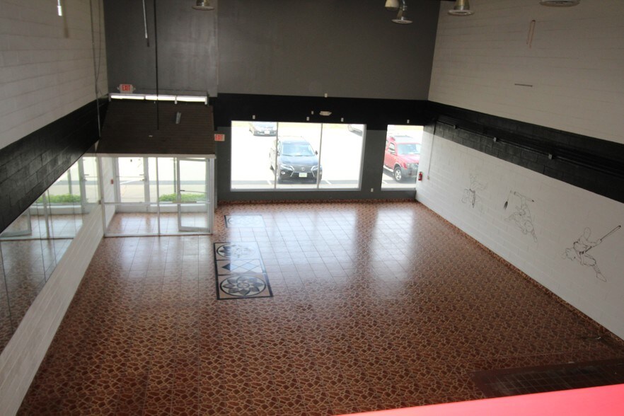 More Photos Of 3852 Dulles South Ct, Chantilly Warehouse For Lease