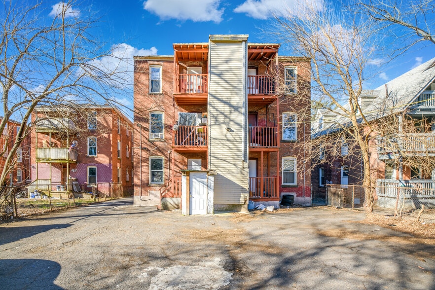 More Photos Of 26 Martin St, Hartford Apartments For Sale