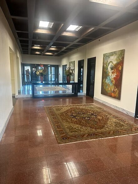 More Photos Of 2000 N Classen Blvd, Oklahoma City Unknown For Lease