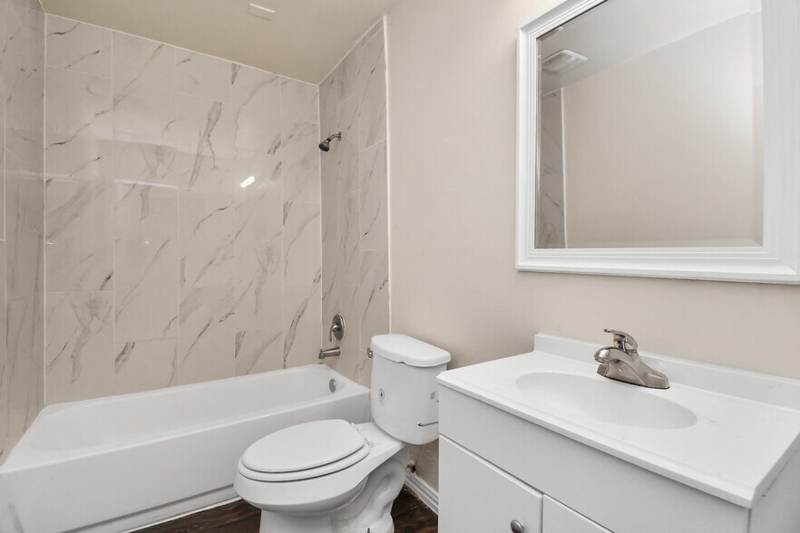 More Photos Of 4201-4203 Phlox St, Houston Apartments For Sale