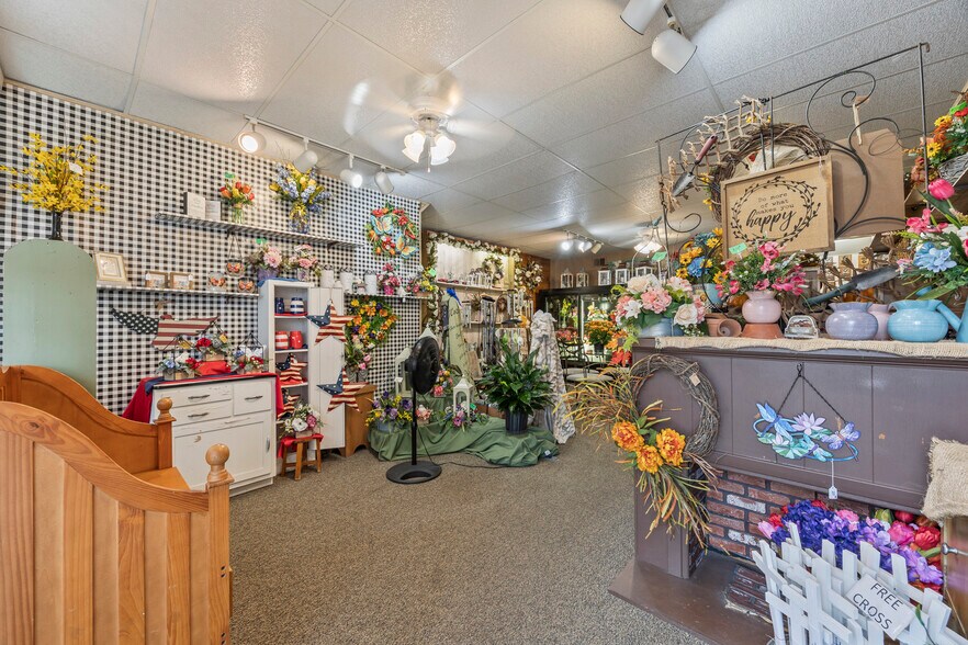 More Photos Of 225 S Sandusky Ave, Bucyrus Storefront Retail Residential For Sale