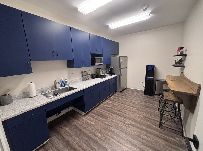 More Photos Of 1025 Commercial Dr, Brunswick Warehouse For Lease