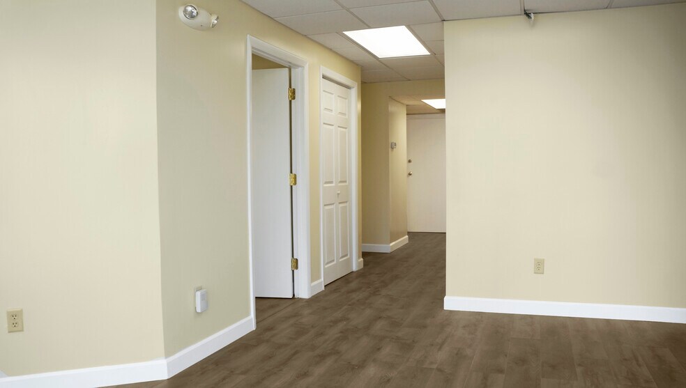 More Photos Of 540 E Main St, Branford Flex For Sale