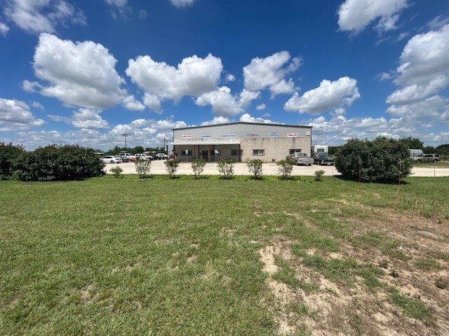 Primary Photo Of 590 S Loop 4, Buda Warehouse For Lease