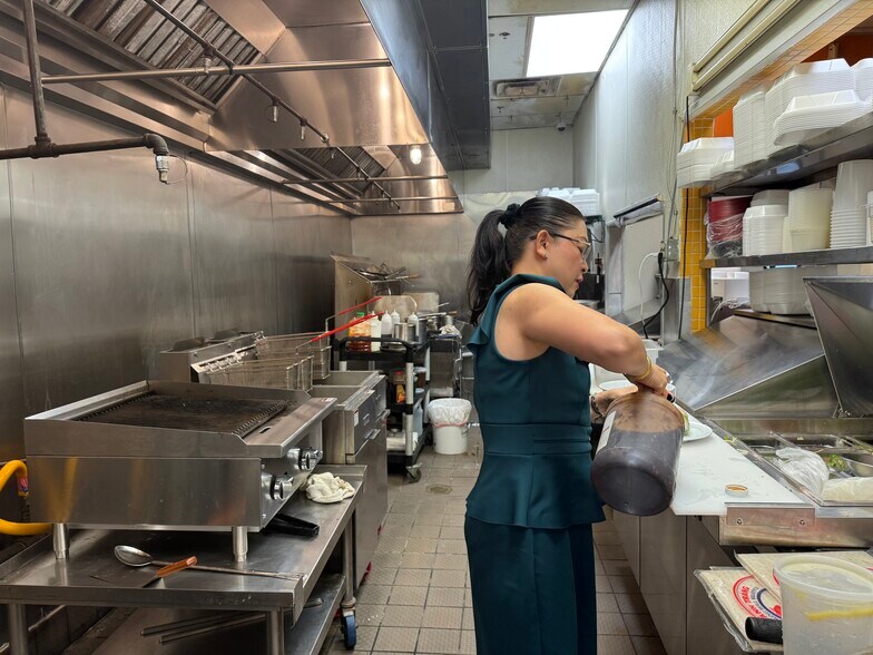 More Photos Of 2237 E Riverside Dr, Austin Restaurant For Lease