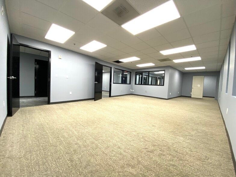 More Photos Of 2488 SW Lakewood Ave, Atlanta Office Residential For Lease