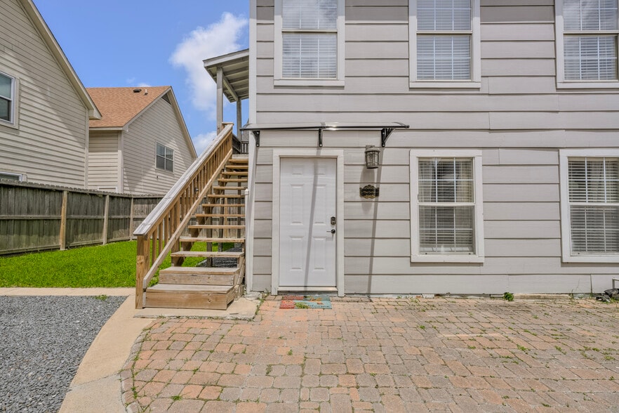 More Photos Of 3312 Crawford St, Houston Apartments For Sale