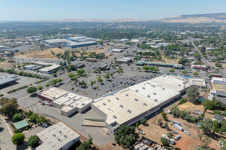 More Photos Of 1815-1985 Oro Dam Blvd E, Oroville Department Store For Sale