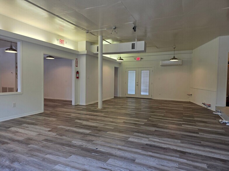 More Photos Of 1330 Avenue N, Huntsville Light Distribution For Lease