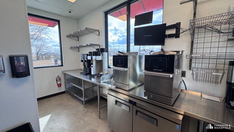 More Photos Of 5180 Garfield ave, Loveland General Retail For Sale