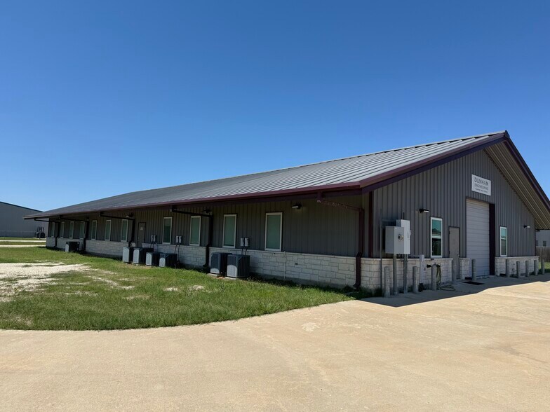 More Photos Of 6102 Imperial Loop, College Station Light Distribution For Lease