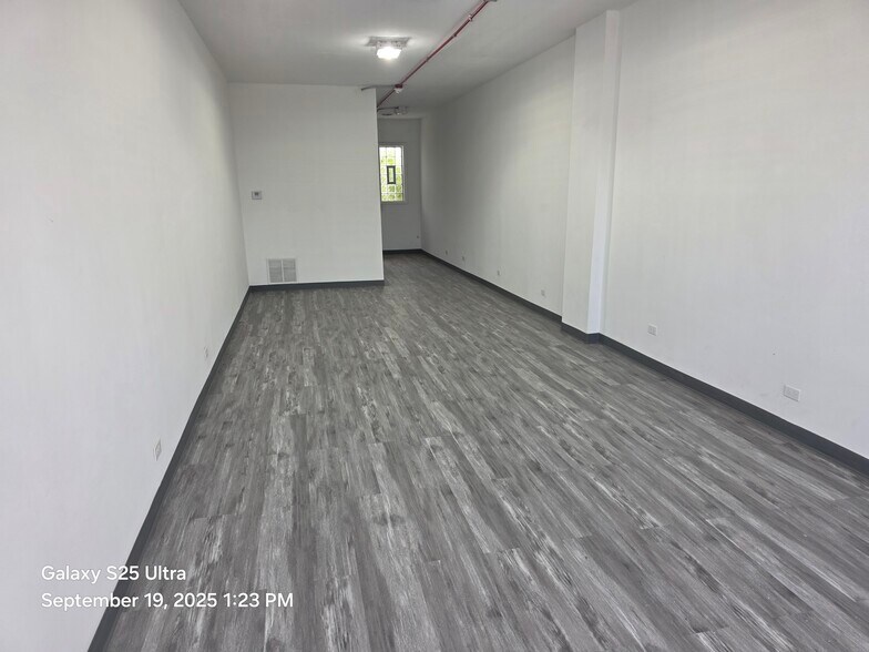 More Photos Of 1406 W Roosevelt Rd, Broadview Office For Sale