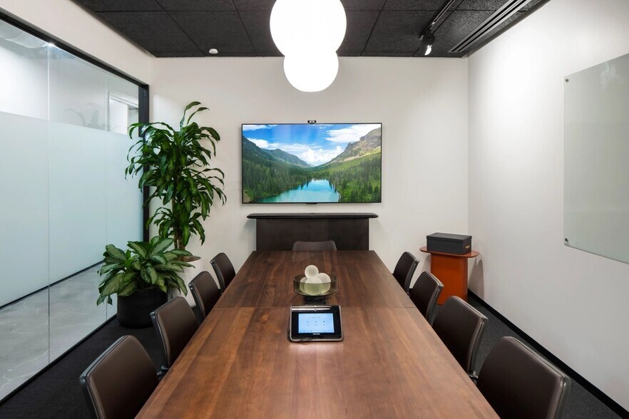 More Photos Of 500 N Brand Blvd, Glendale Coworking Space