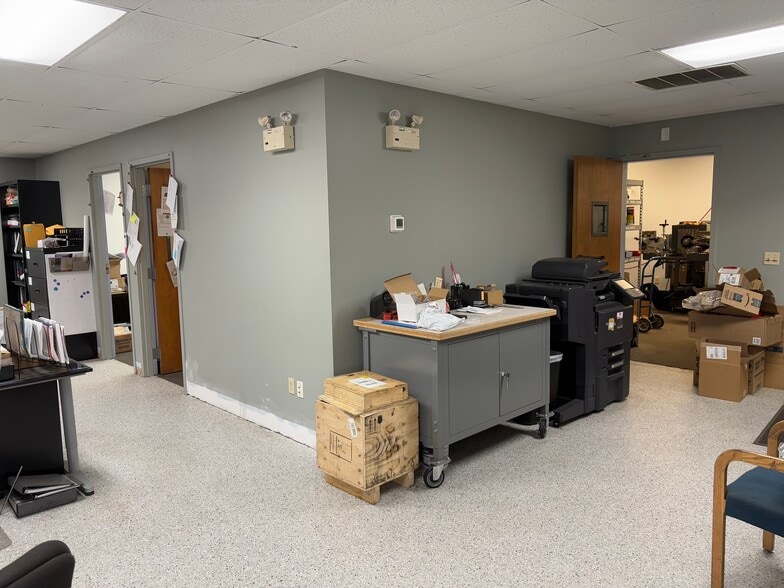 More Photos Of 115 Leonard Dr, Groton Service For Lease