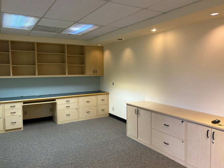 More Photos Of 1220-1244 University Dr, Menlo Park Medical For Lease