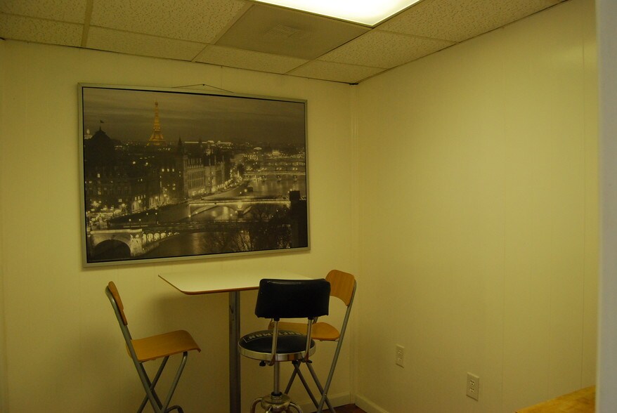 More Photos Of 14787-14851 Build America Dr, Woodbridge Warehouse For Lease