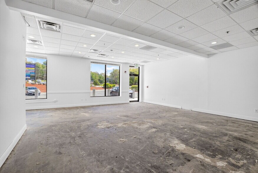 More Photos Of 214 Broadway, Saugus Unknown For Lease