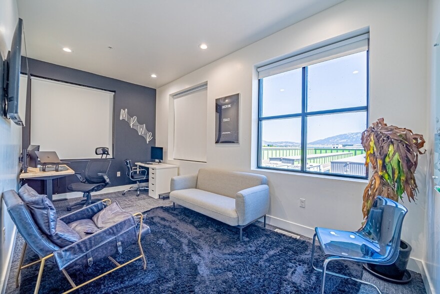 More Photos Of 32 S 1800 W, Lindon Warehouse For Lease