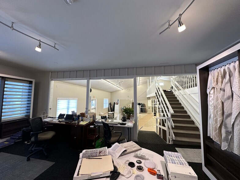 More Photos Of 5900 E Seneca Tpke, Jamesville Freestanding For Sale