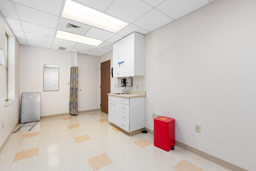 More Photos Of 15394 Kings Hwy, Montross Medical For Sale