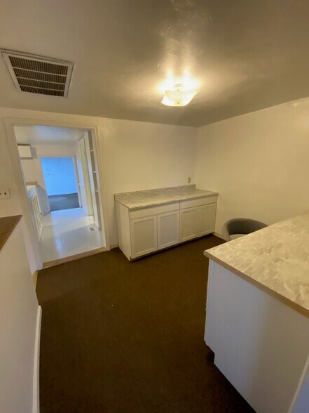 More Photos Of 801 Butler St, Chesapeake Light Manufacturing For Lease