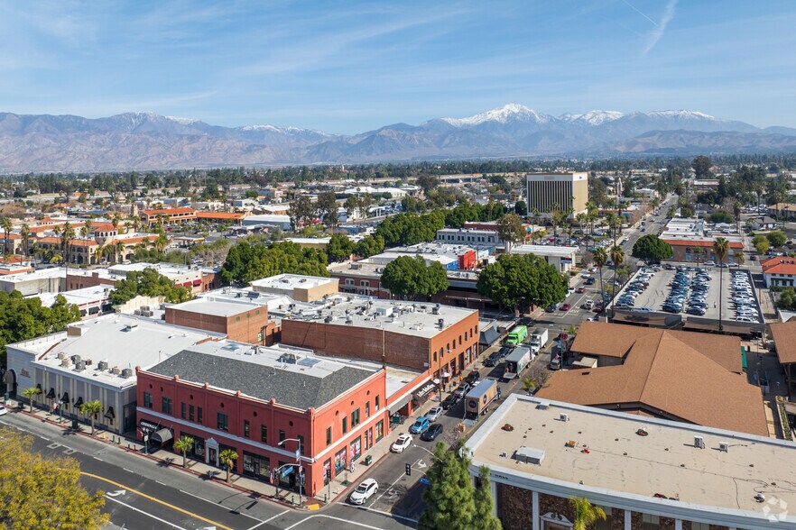 More Photos Of 19 E Citrus Ave, Redlands Storefront Retail Office For Lease